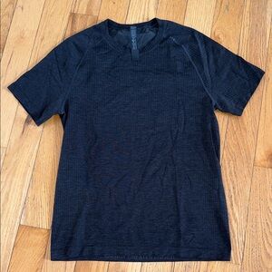 Mens Lululemon Tshirt size small